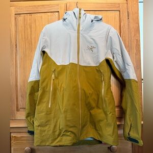 Arc’teryx Women’s Sentinel AR Shell